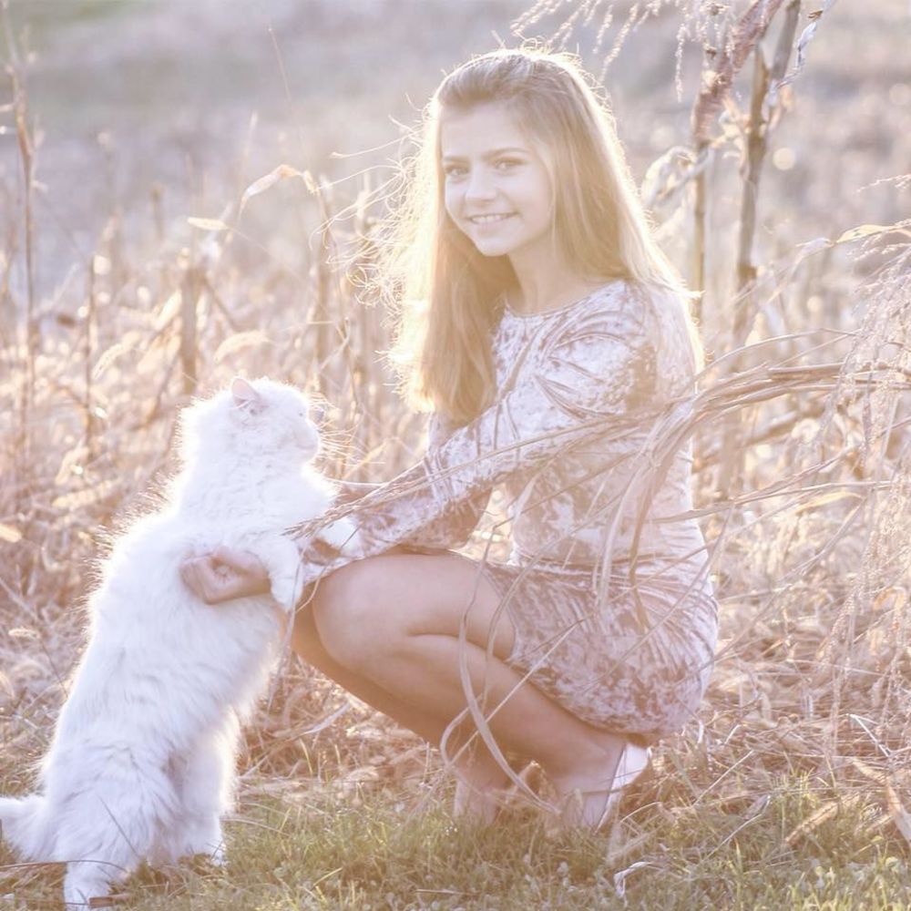 Meet your Posher, Eliza